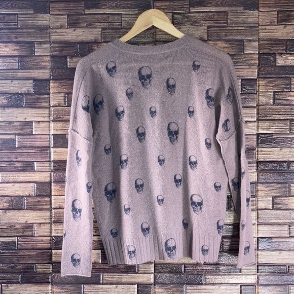 360 CASHMERE Skull Print Vneck Cashmere Sweater Size XS Blush Pink - Picture 3 of 12